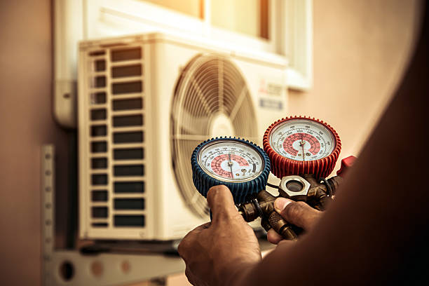 Professional Ac Installation technician working in Paxton, FL